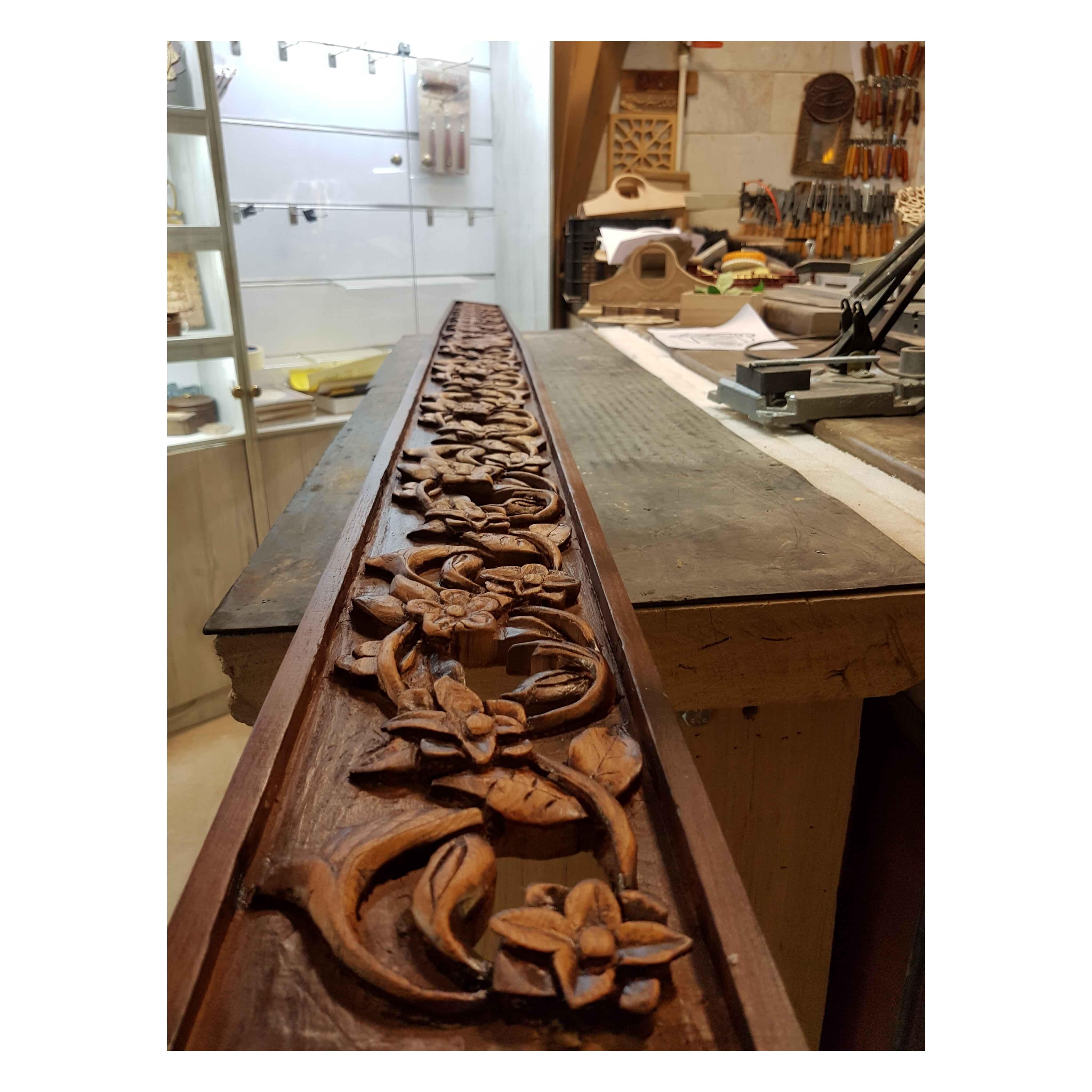 قاب چوبی پرده